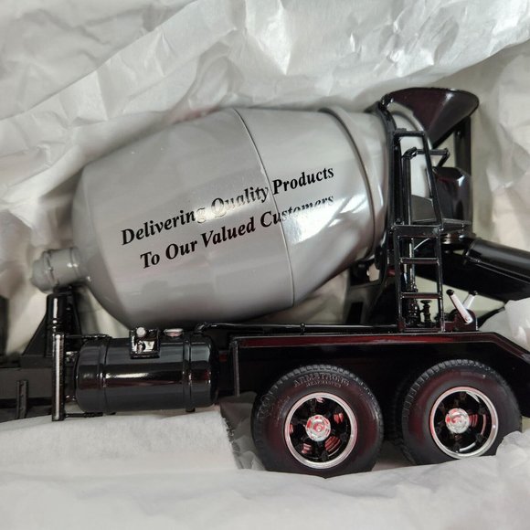 First Gear 1:34 Scale 19-0016 Mack R-Model Mixer Diecast NIB - Picture 12 of 16
